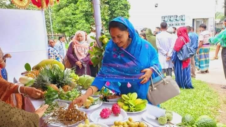 পলাশে তিন দিনব্যাপী ফলমেলা শুরু 