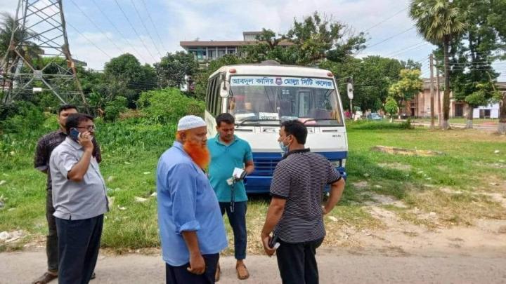 পলাশে বাসচাপায় মোটরসাইকেল আরোহী নিহত, চালক আটক 