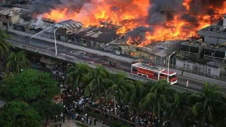 রাজধানীর বঙ্গবাজারের আগুন নিয়ন্ত্রণে