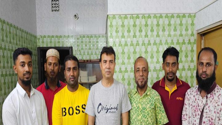 নরসিংদীতে ঈদের শুভেচ্ছা বিনিময় করেন এড. কাজী নাজমুল ইসলাম ও তামিম 
