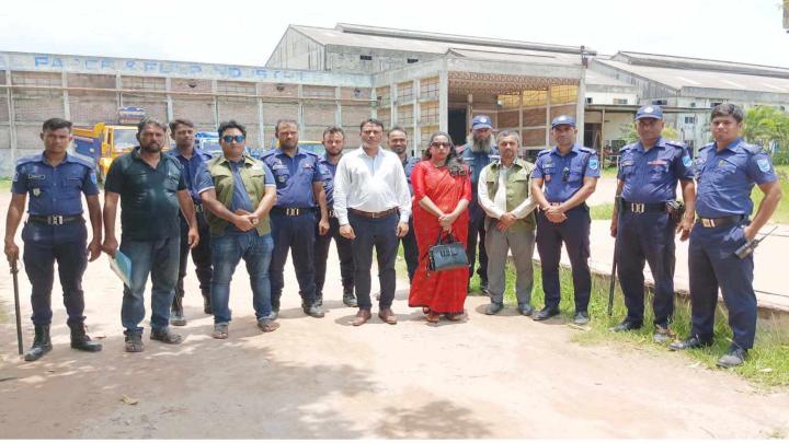 নরসিংদীতে পরিবেশ দূষণের দায়ে দুই প্রতিষ্ঠানের বিদ্যুৎ ও গ্যাস সংযোগ বিচ্ছিন্ন