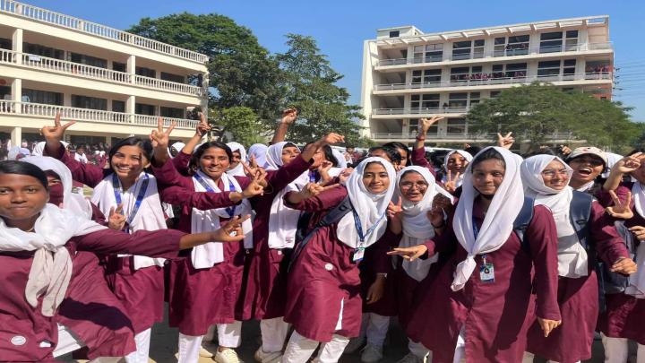 এইচএসসির ফলাফল : এবারও দেশসেরা নরসিংদীর কাদির মোল্লা সিটি কলেজ