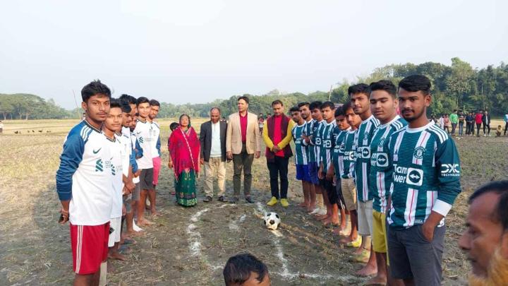 শিবপুরে ছাত্রলীগের আয়োজনে এক প্রীতি ফুটবল ম্যাচ অনুষ্ঠিত