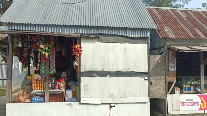 আলোকবালী বাজারের দোকান থেকে অর্ধলক্ষ টাকার মালামাল চুরি
