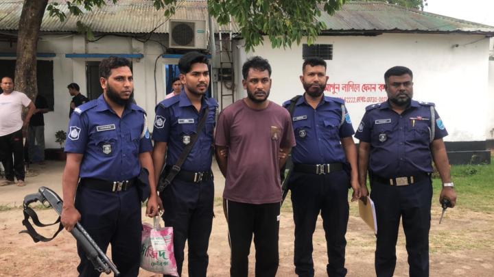 রায়পুরায় গৃহবধূ ধর্ষণ, হত্যার হুমকিদাতা গ্রেফতার 