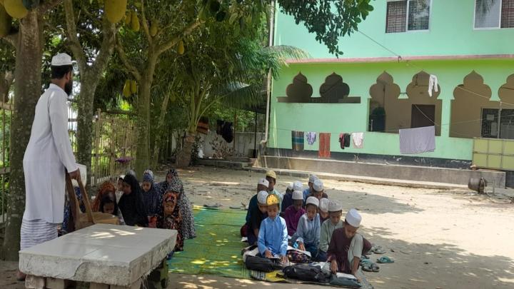 মাদ্রাসাটির সাহায্যে বিত্তবানদের এগিয়ে আসার আহ্বান 