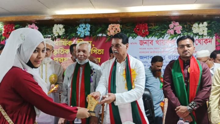 নুরালাপুর উচ্চ বিদ্যালয়ে বার্ষিক ক্রীড়া প্রতিযোগিতা পুরস্কার বিতরণ
