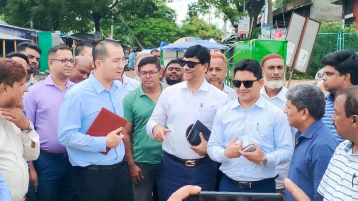 রায়পুরার মেঘনা নদীতে ব্রিজ নির্মাণে এলাকা পরিদর্শন চীনা প্রতিনিধি দলের