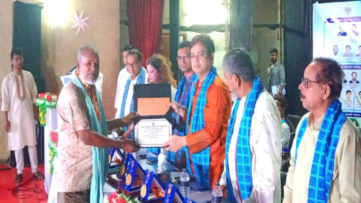 নরসিংদী জেলা শিল্পকলা একাডেমি পুরস্কার পেলেন নুরুল ইসলাম নূরচান 