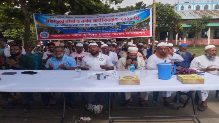 মাধবদীতে গরিব অসহায়দের মাঝে নগদ অর্থ বিতরণ 