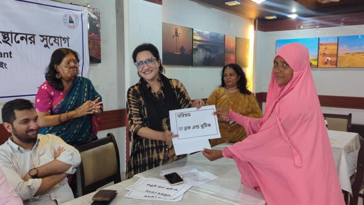 নরসিংদীতে বার্ন সারভাইভারে ১১ জনের চাকরির নিয়োগপত্র প্রদান 