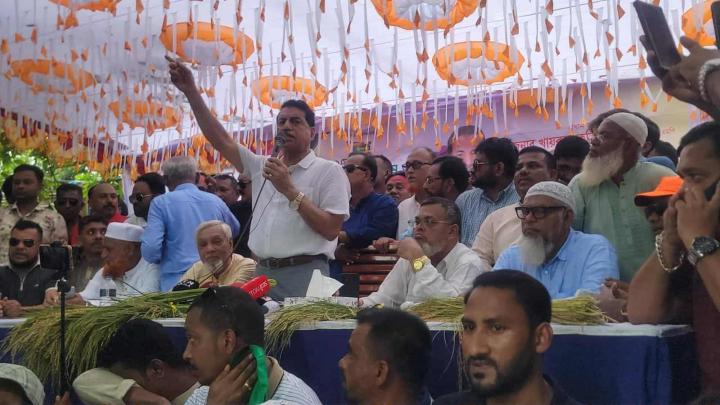 ভোট কেন্দ্রে কুকুর ছাড়া কেউ ছিলো না : খায়রুল কবির খোকন 