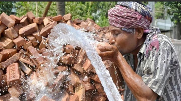 শিবপুরে প্রচন্ড তাপদাহে অতিষ্ঠ খেটে খাওয়া মানুষ 