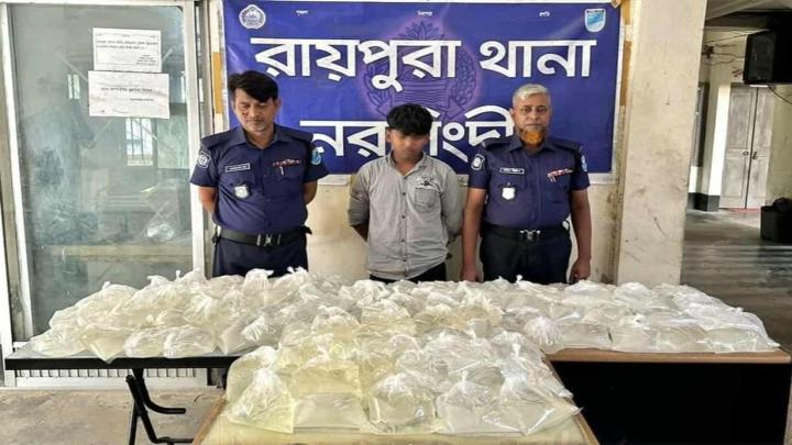 নরসিংদীতে ৪০০ লিটার চোলাই মদ উদ্ধার, গ্রেফতার ১