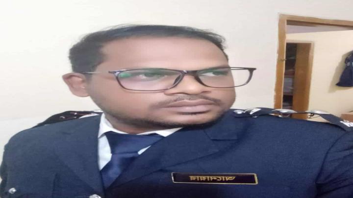 স্কুলের শিক্ষার্থীদেরকে মাদকমুক্ত থাকার শপথ করালেন আলোচিত এএসপি শামীম আনোয়ার