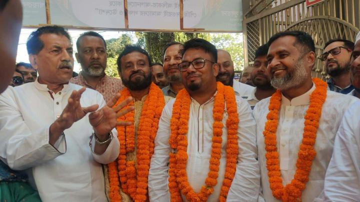 মাধবদী প্রেসক্লাব নির্বাচনে মকবুল হোসেন সভাপতি ফজলুল হক সম্পাদক নির্বাচিত 