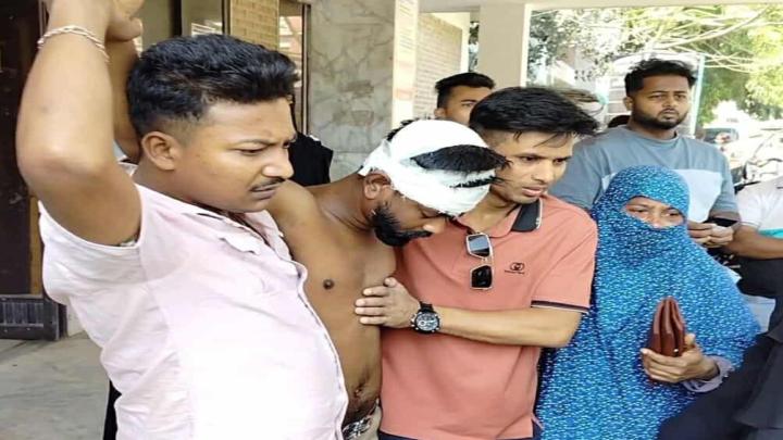 নরসিংদী আদালত প্রাঙ্গণে ছাত্রদল নেতা হামলার শিকার 