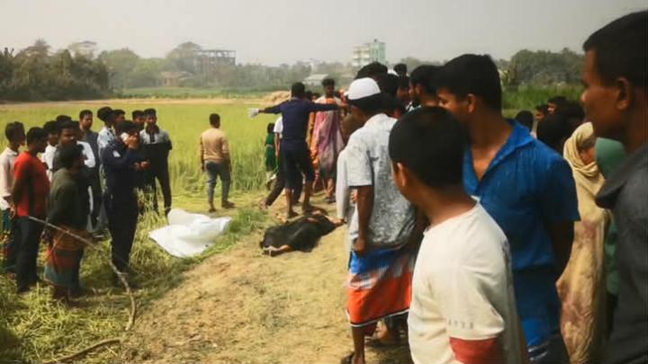 ধর্ষণের ঘটনা চাপা দিতে বাবার কাছ থেকে ছিনিয়ে নিয়ে কিশোরীকে হত্যা!
