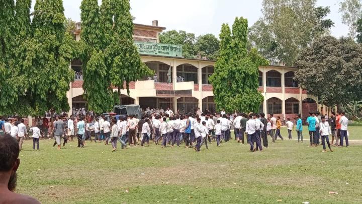 শিবপুরে শিক্ষককের উপর হামলা, দুইজন আটক 