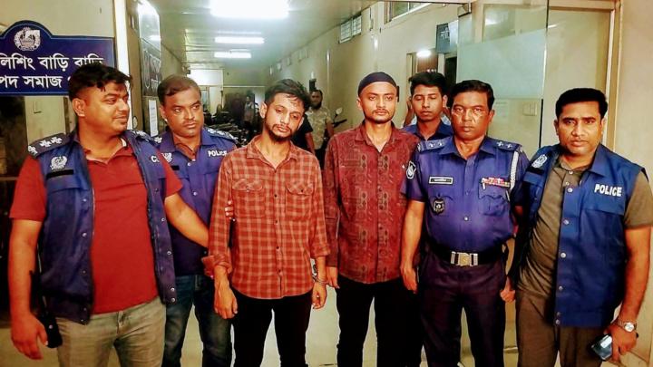 মাধবদীতে পিস্তলসহ দুই ছিনতাইকারী গ্রেফতার 