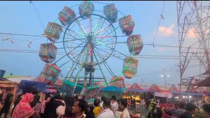 শেষ সময়ে উৎসবমুখর শিবপুরের শিল্প ও পণ্যমেলা