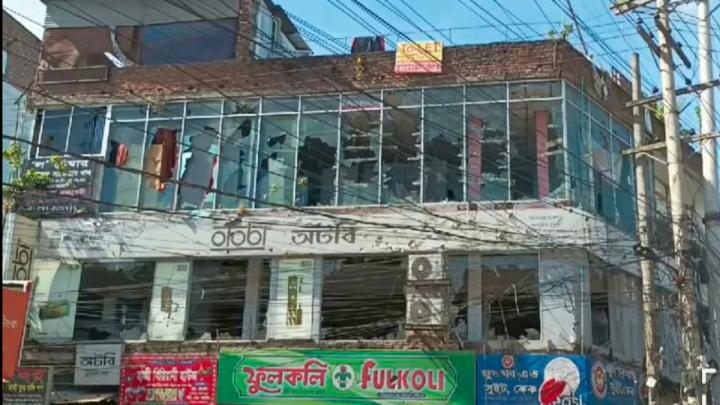 জুলাইয়ের ক্ষত নরসিংদী সাংবাদিক ইউনিয়ন ভবন : দুই বছরেও মেলেনি সহায়তা